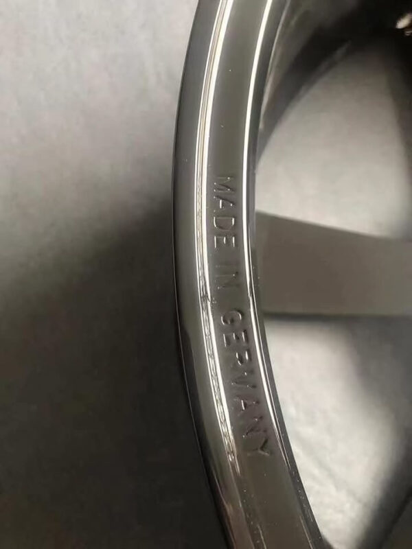 Porsche 911 front 20 rear 21-inch original  wheels