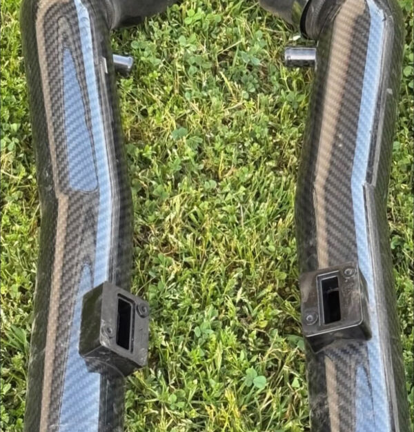 Carbon Fiber Intakes 2.5 Carb Legal Z1 Carb Legal Intakes Dusty but overall in a perfect condition.