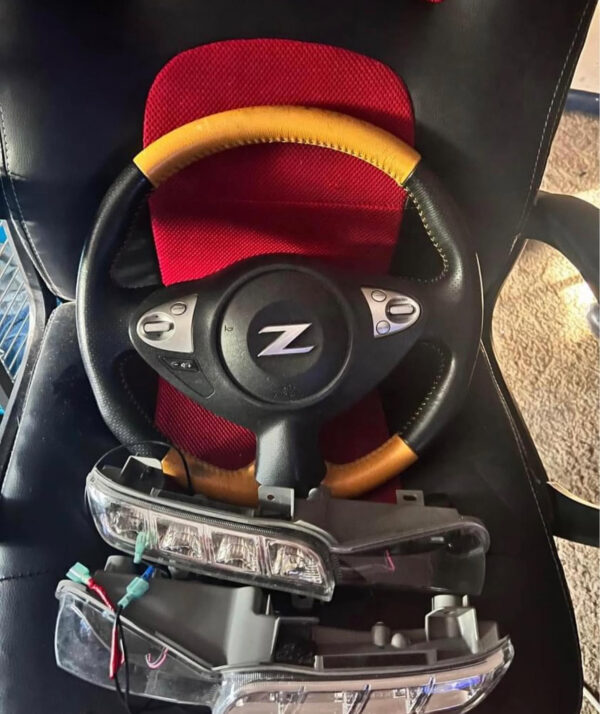 370z steering wheels with airbag and 370z drls