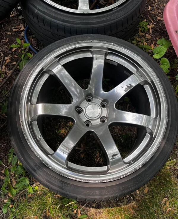 5x114 wheels, fronts are 19x9.5 and rears are 19x10.5