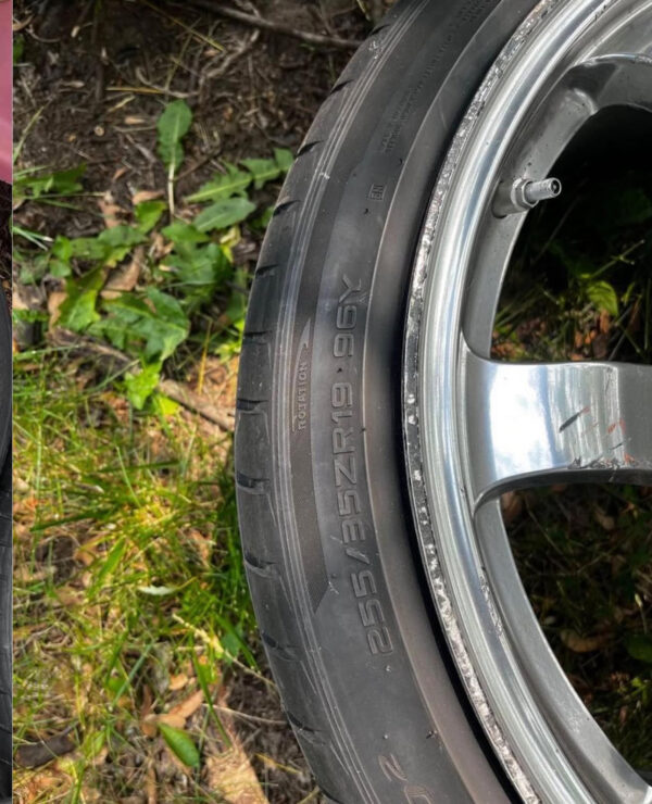 5x114 wheels, fronts are 19x9.5 and rears are 19x10.5