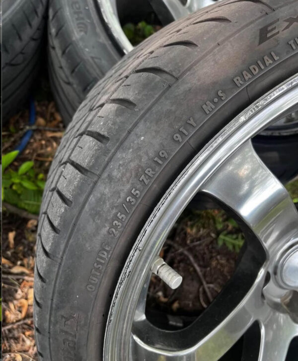 5x114 wheels, fronts are 19x9.5 and rears are 19x10.5