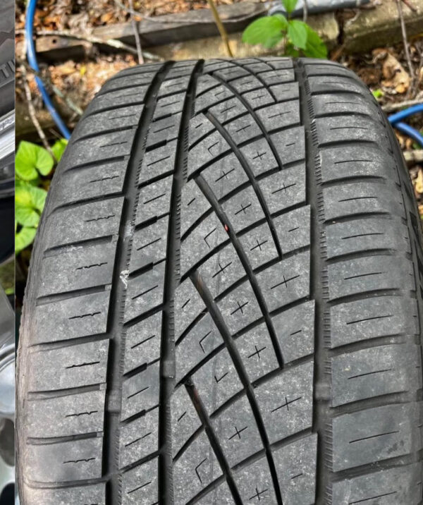 5x114 wheels, fronts are 19x9.5 and rears are 19x10.5