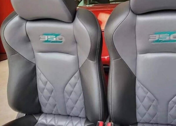 Nissan 350 z Leather seats