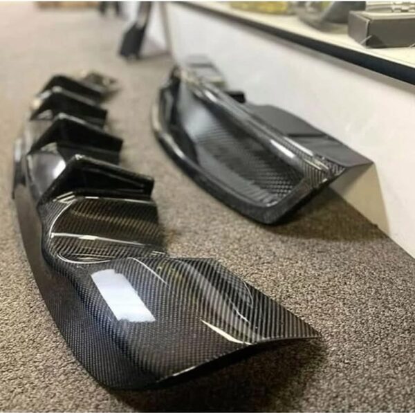Front-grill lnfiniti g35 real carbon fiber/ rear diffuser