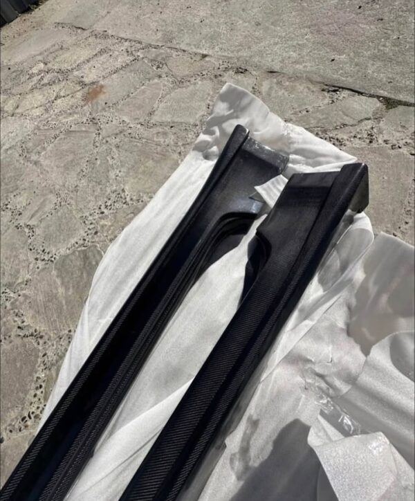 370z carbon side skirts