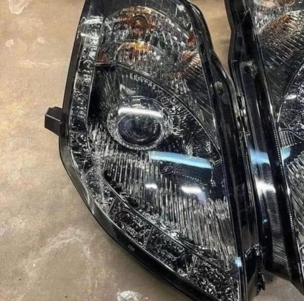 2006 Nissan 350z headlights