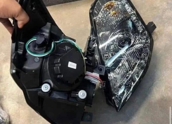 2006 Nissan 350z headlights