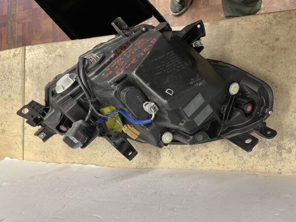 2021-2023 TOYOTA GR 86 LEFT HEADLIGHT (USED OEM )LED